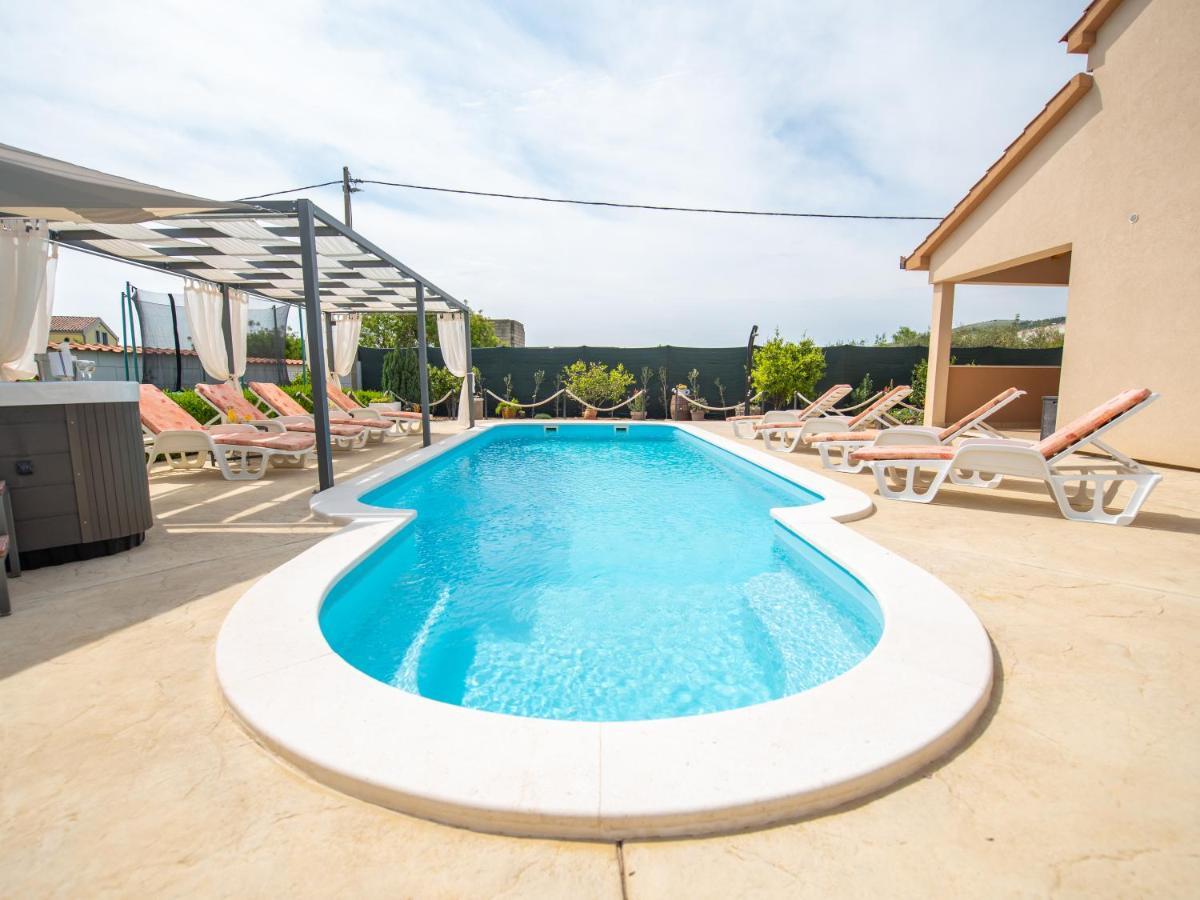 Beautiful Holiday Home "Villa Luka" Kastel Stafilic Exterior photo