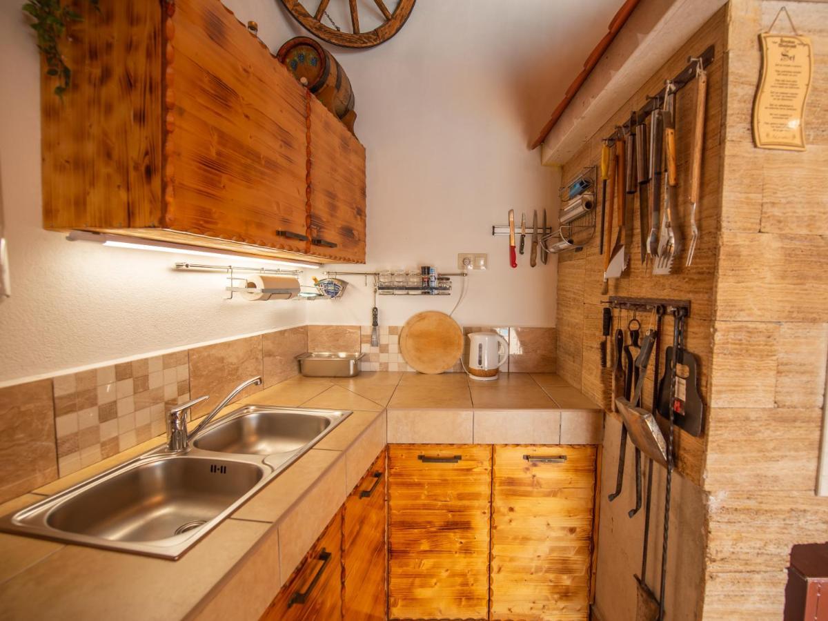 Beautiful Holiday Home "Villa Luka" Kastel Stafilic Exterior photo