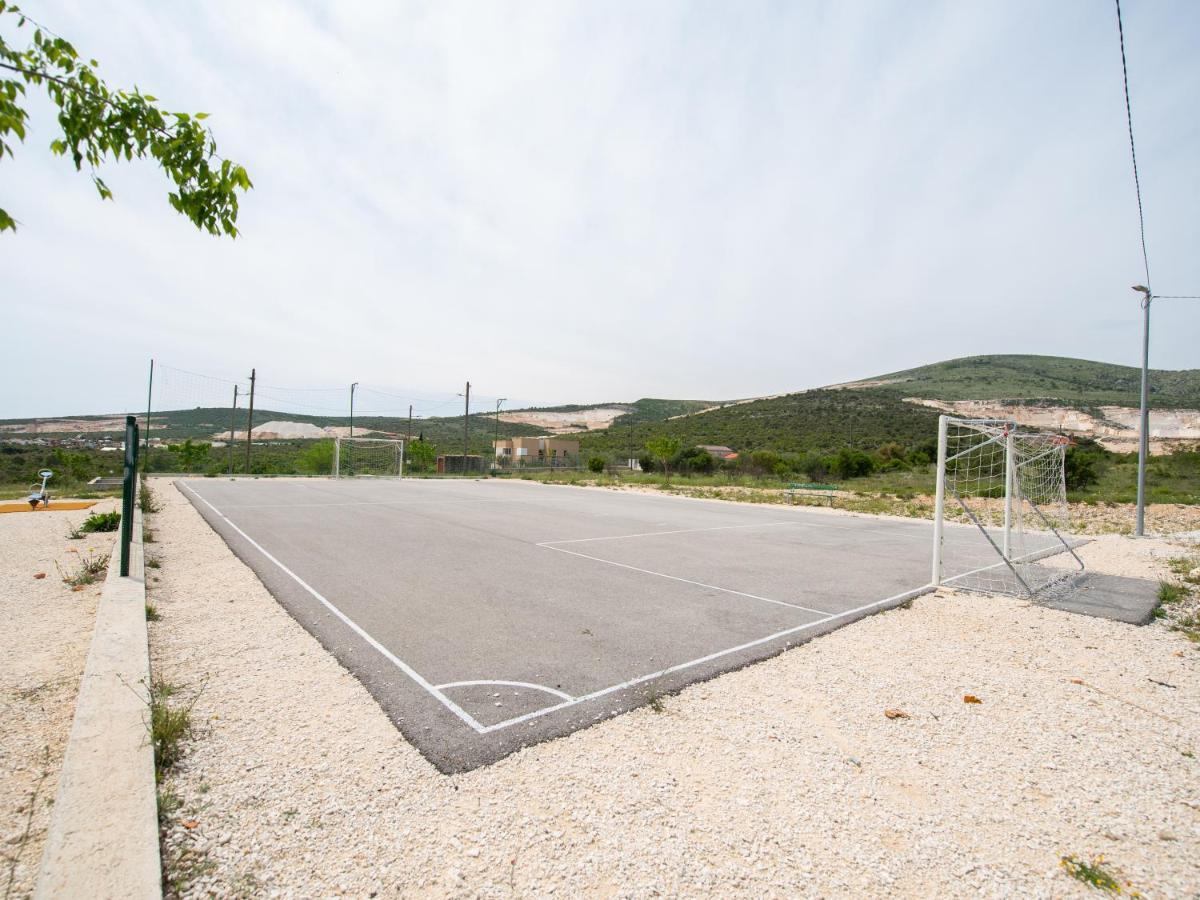 Beautiful Holiday Home "Villa Luka" Kastel Stafilic Exterior photo