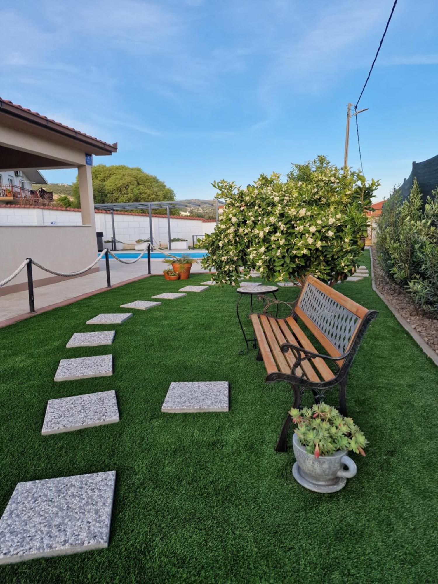Beautiful Holiday Home "Villa Luka" Kastel Stafilic Exterior photo